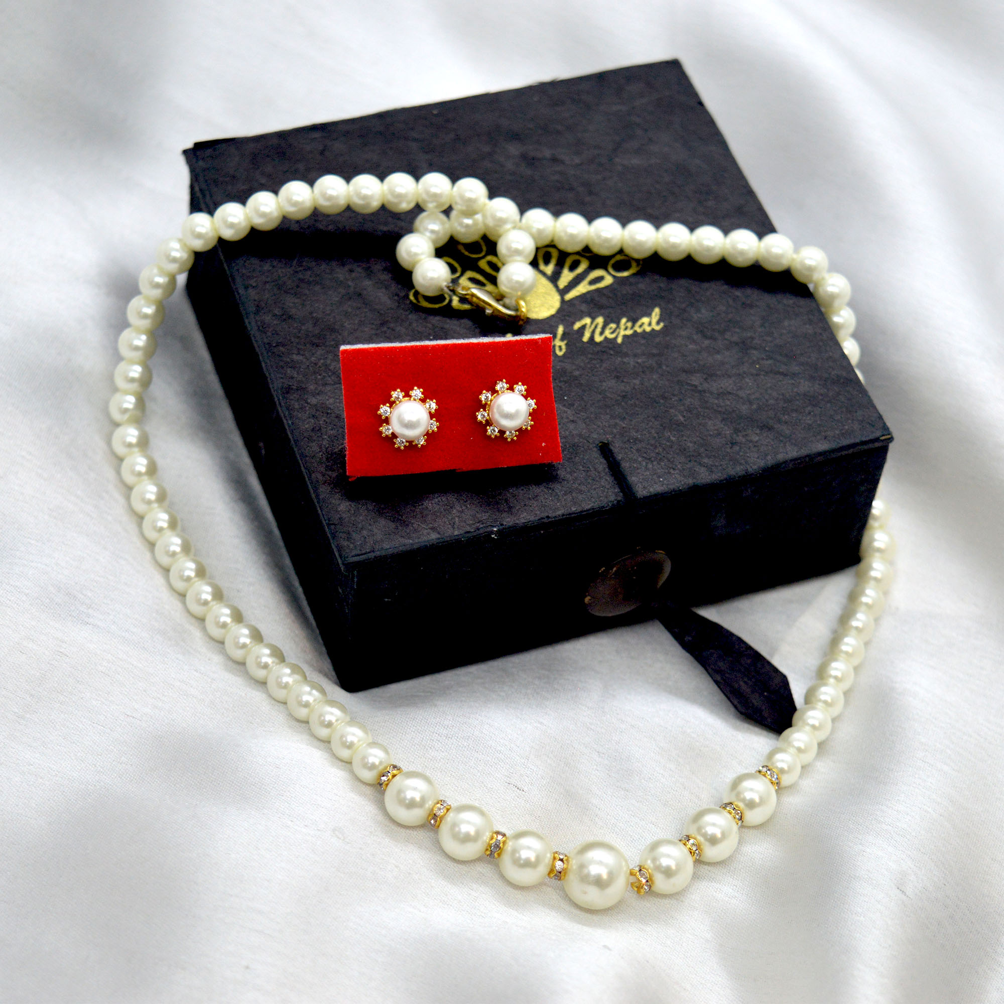 Jewels Of Nepal Gold Plated Stone Studded Faux Pear (Moti) Mala With Ear Studs Set For Women