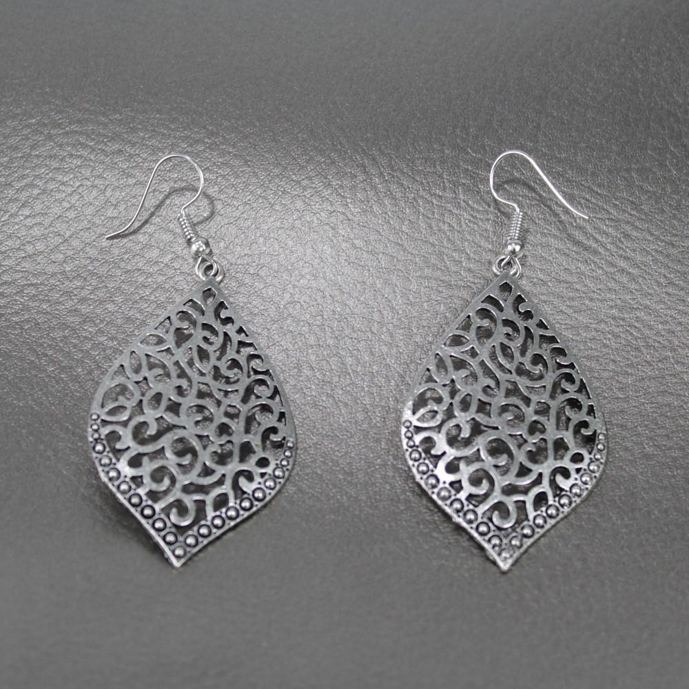 Cutout Leaf Earrings For Women - Image 2