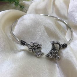 Jewels of Nepal Crescent Moon Flower Anklet for Wem