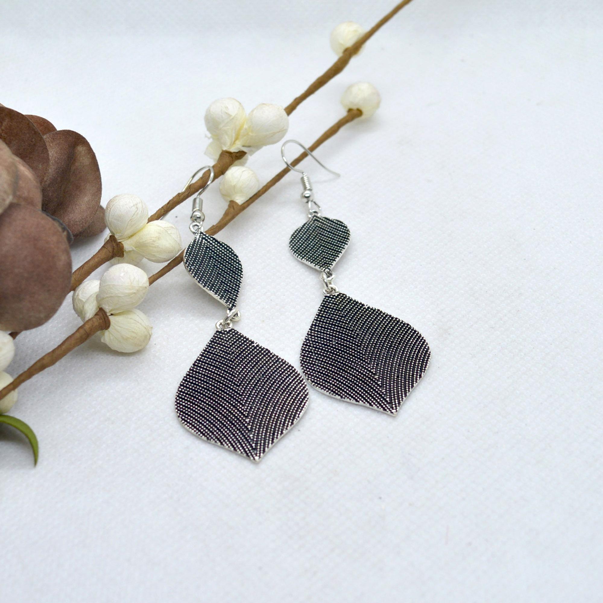 Silver Dot Patterned Leaf Style Earrings For Women - Image 2