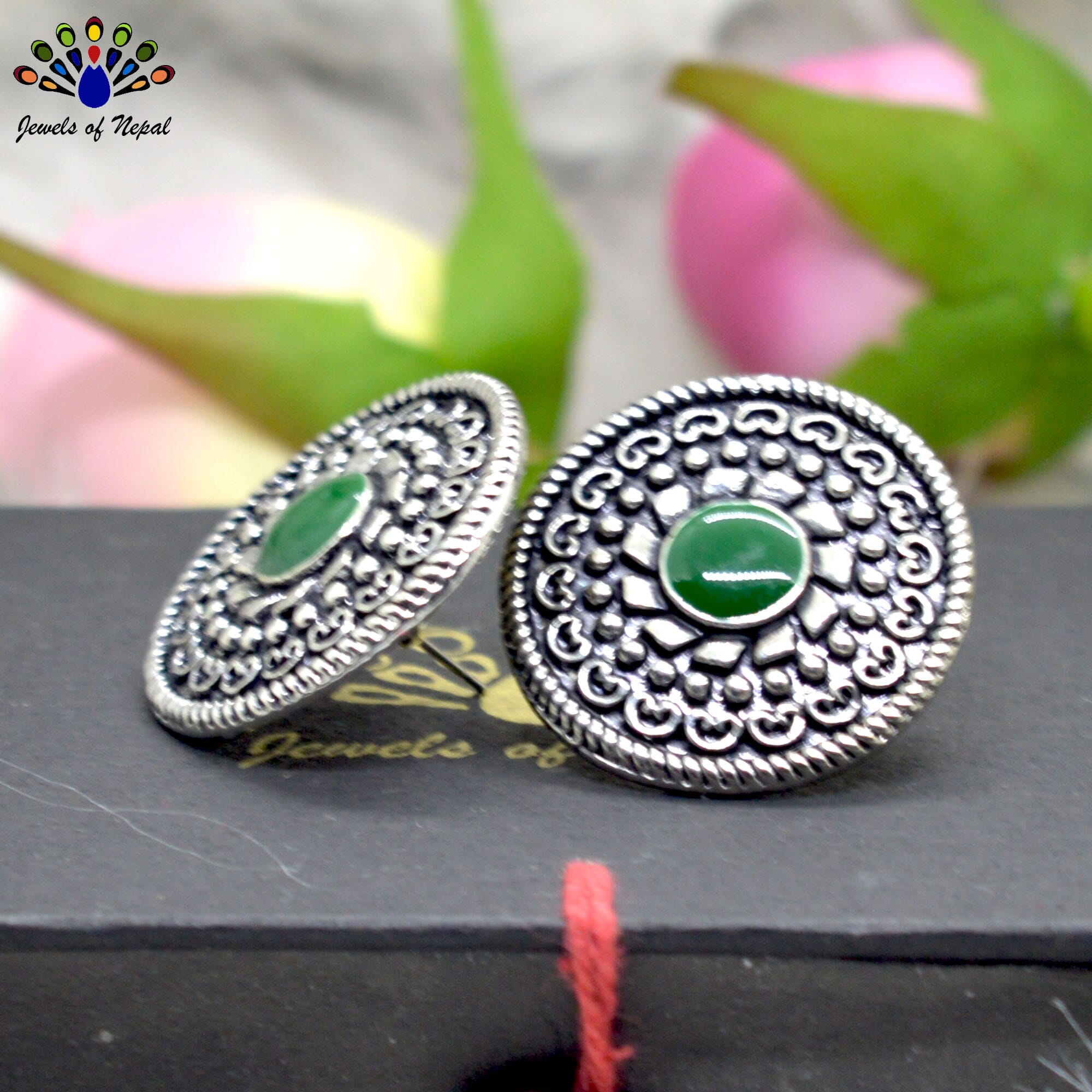 Antique Silver Toned Floral Printed Round Ear Studs For Women - Image 4