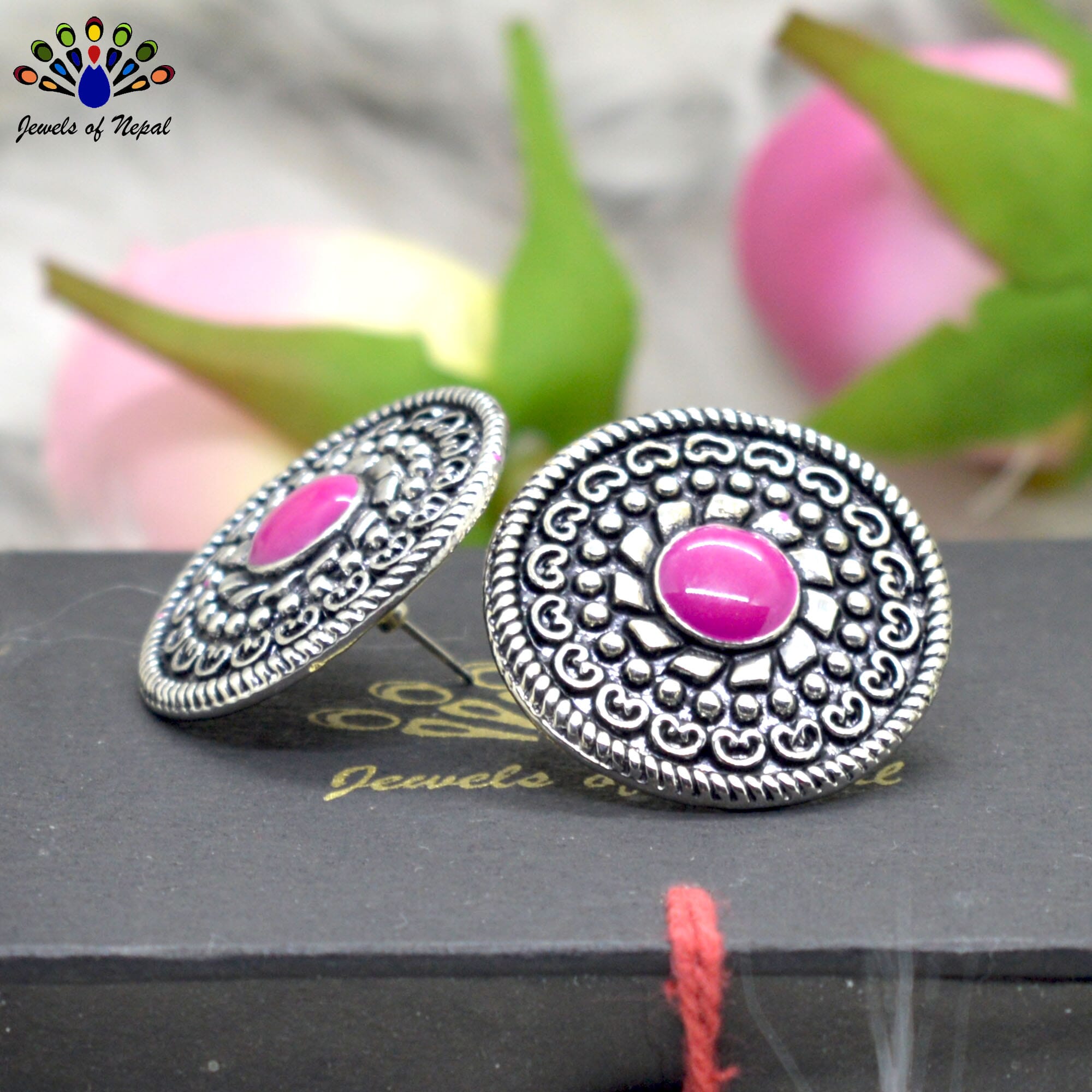 Antique Silver Toned Floral Printed Round Ear Studs For Women